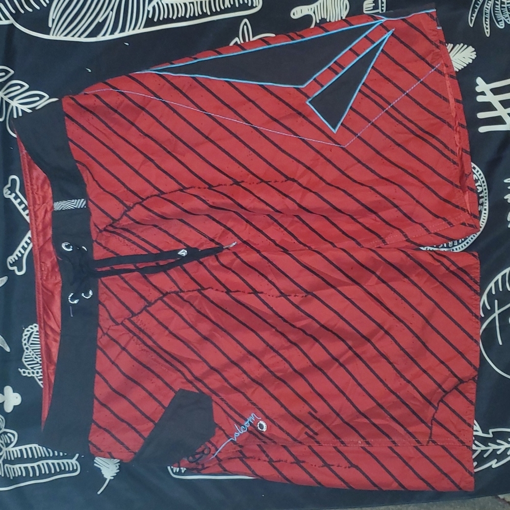 Volcom mens board shorts
